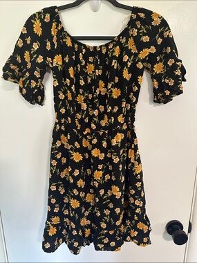 New Look Black Floral Off-Shoulder Dress with Yellow flowers Size Medium